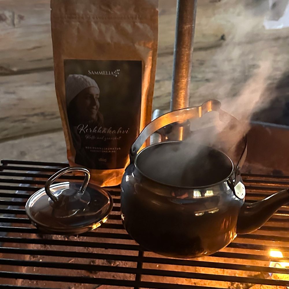 Kerkkäkahvia nuotiolla