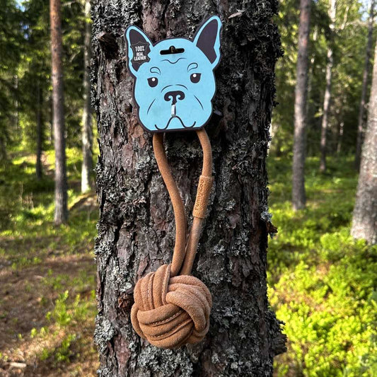 Mokkanahkainen pallo kahvalla