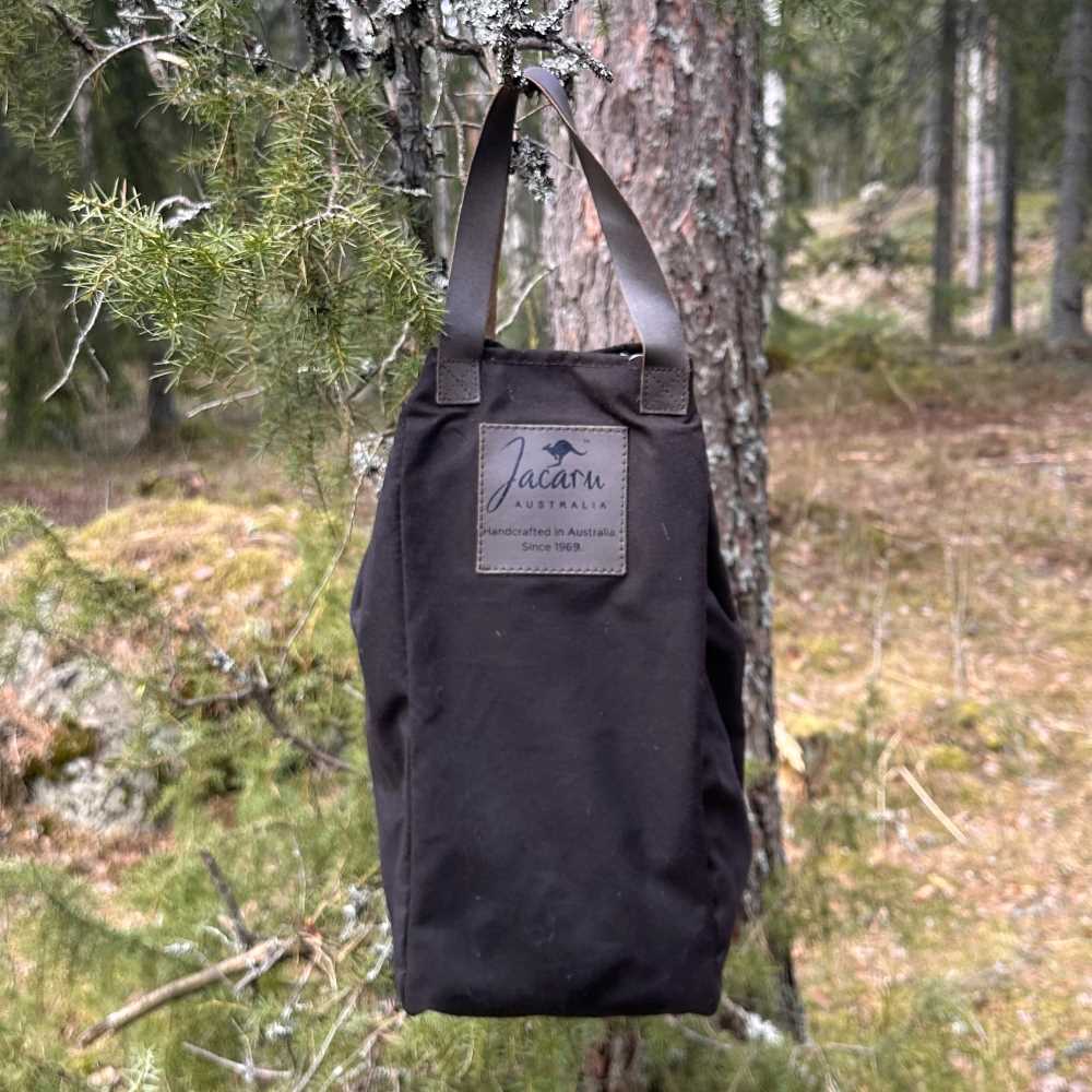 Viinikylmälaukku kahdelle viinipullolle retkeilyyn