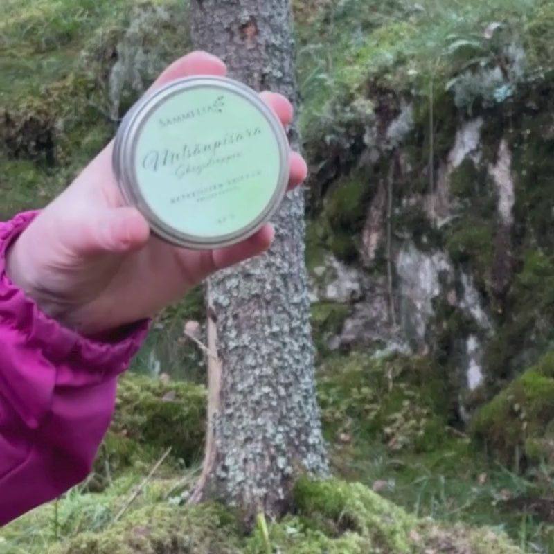 Sammelia Metsänpisara retkeilijän palasaippua kätevässä peltirasiassa